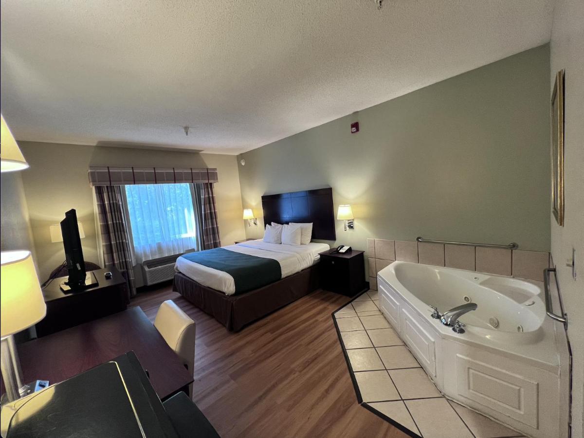 Americas Best Value Inn Wiggins Екстериор снимка