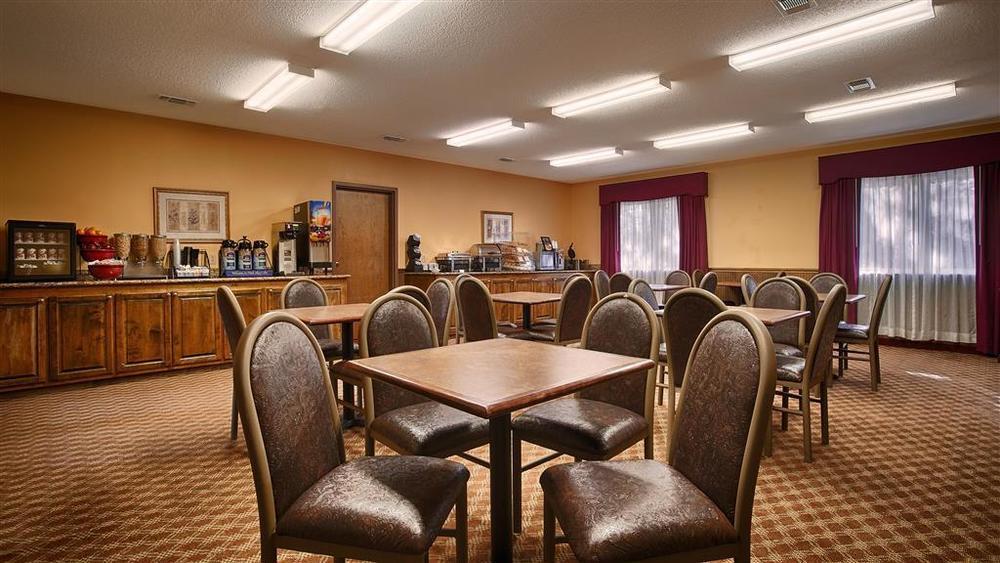 Americas Best Value Inn Wiggins Ресторант снимка