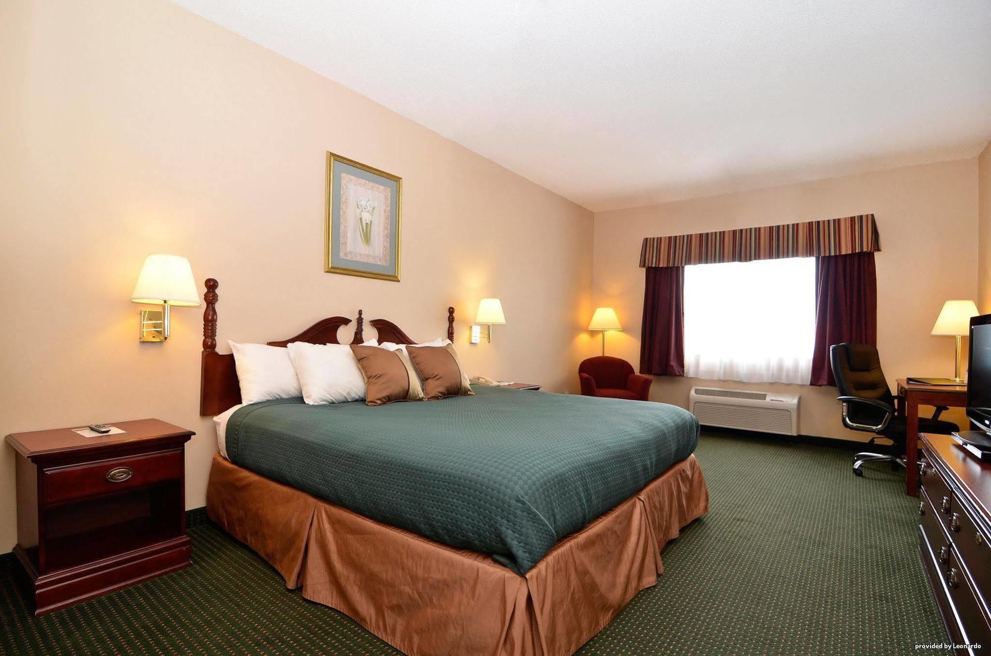 Americas Best Value Inn Wiggins Стая снимка
