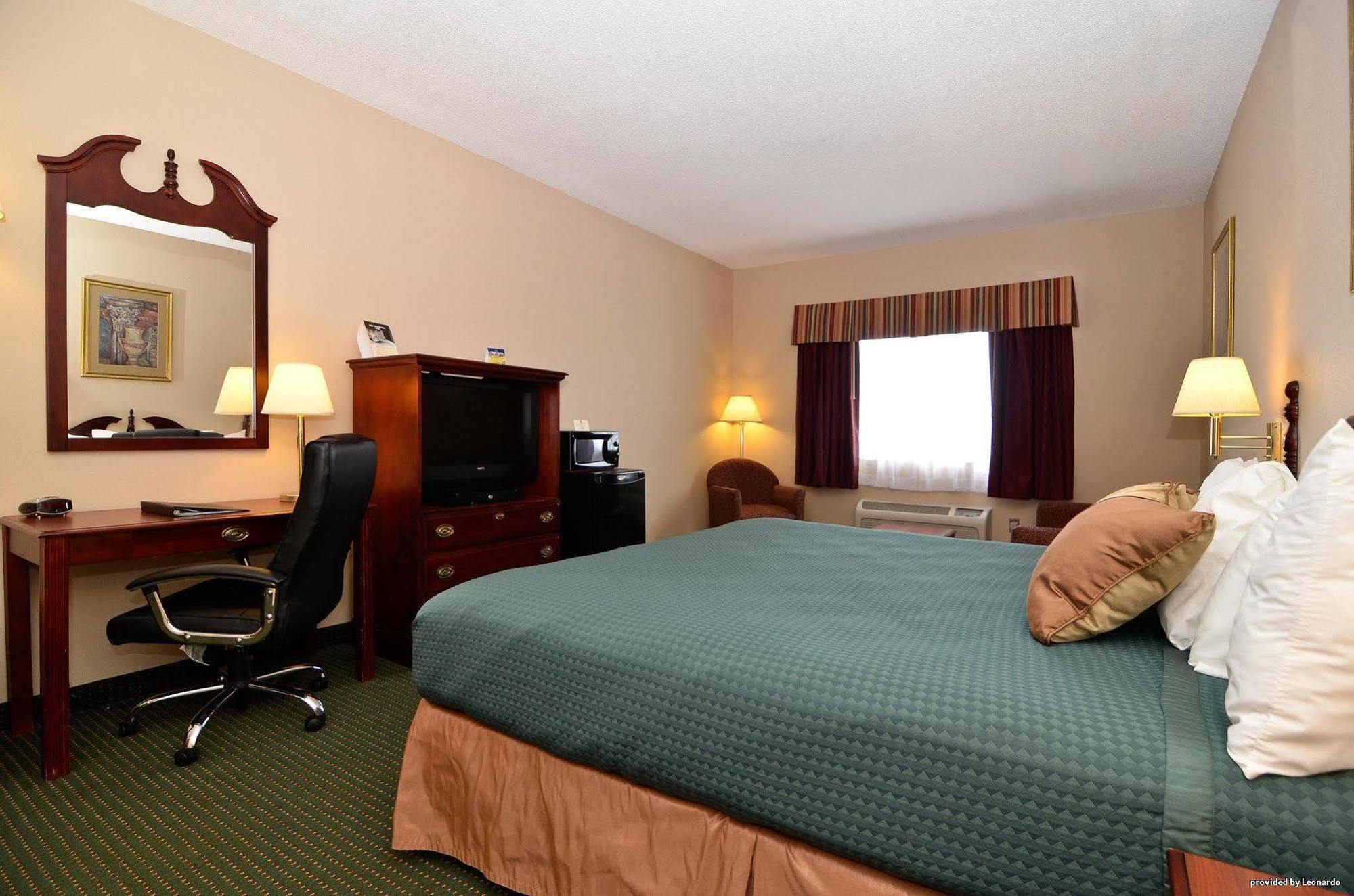 Americas Best Value Inn Wiggins Стая снимка