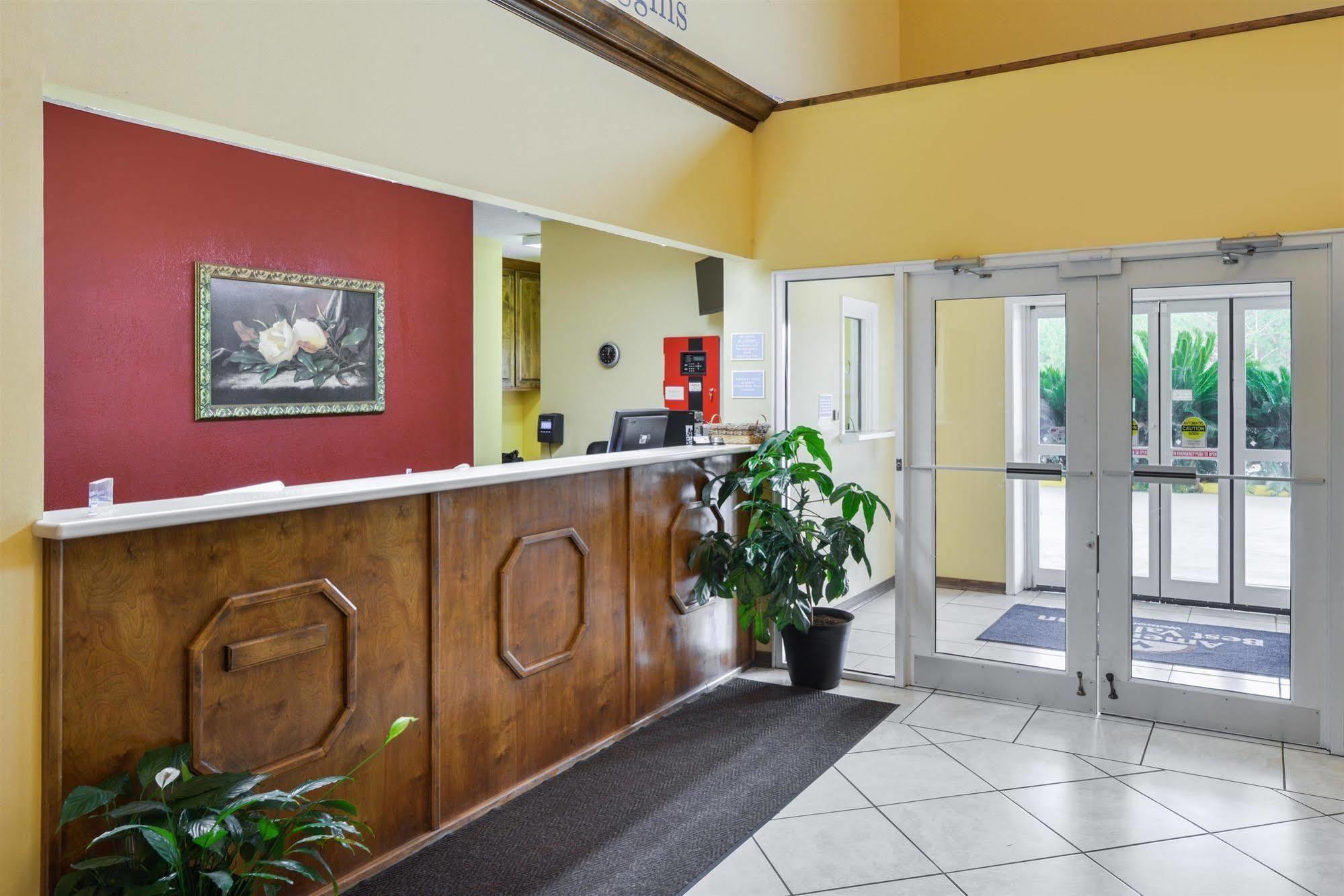 Americas Best Value Inn Wiggins Екстериор снимка