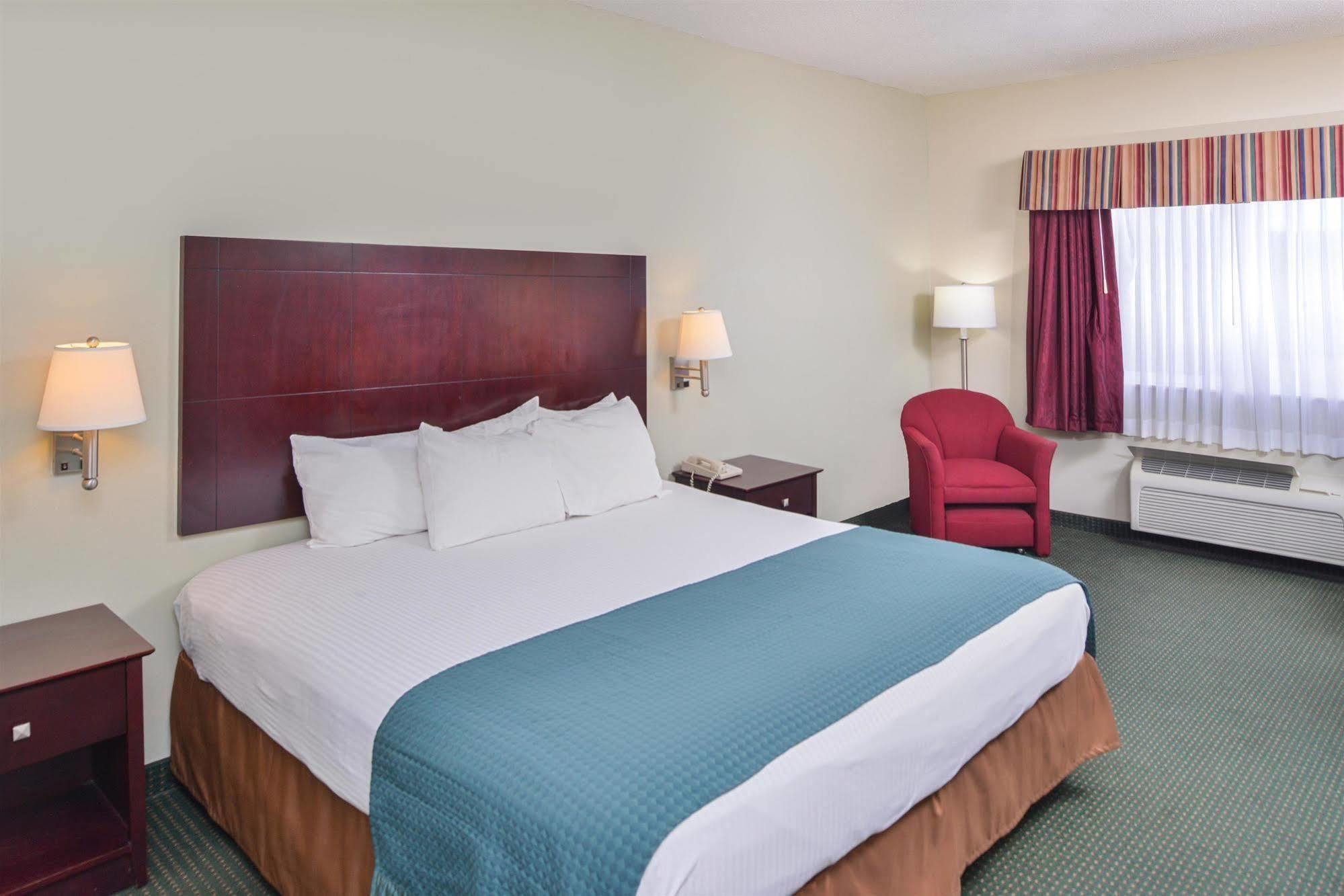 Americas Best Value Inn Wiggins Екстериор снимка
