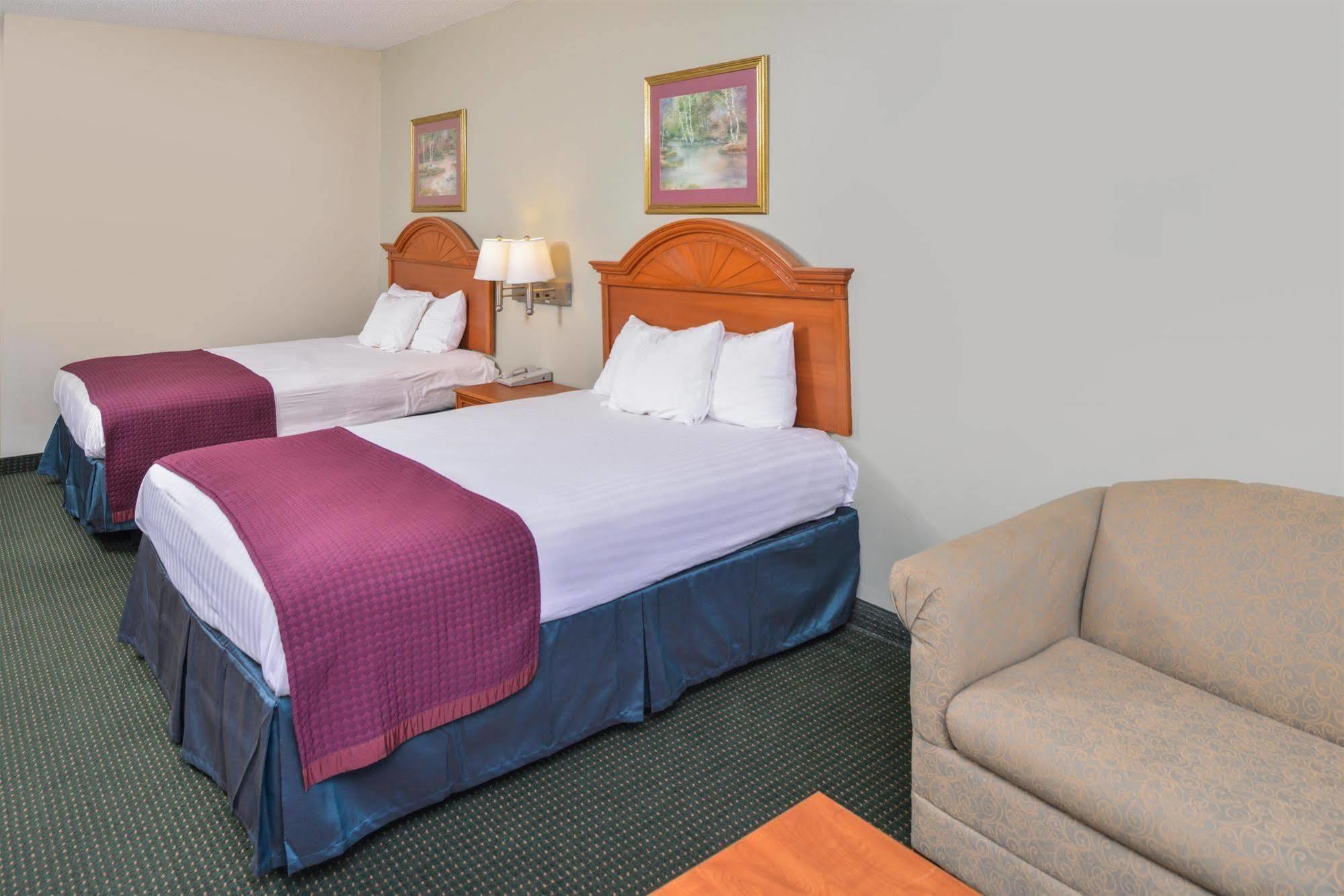 Americas Best Value Inn Wiggins Екстериор снимка