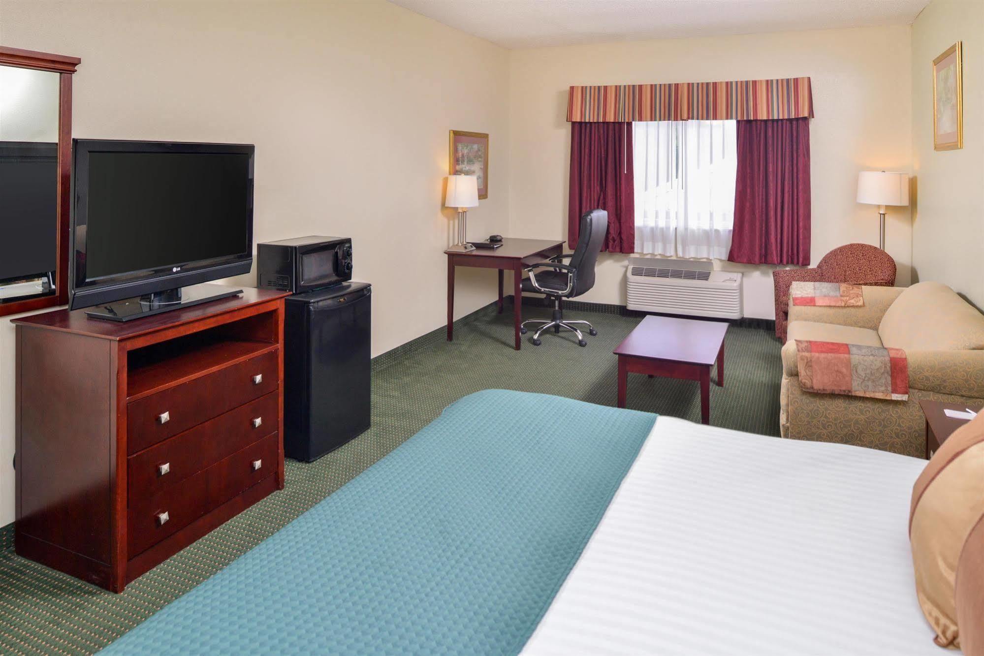 Americas Best Value Inn Wiggins Екстериор снимка